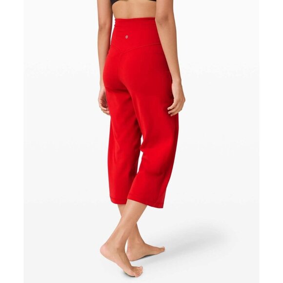 lululemon athletica Pants - Lululemon Pants Women’s 6 red align crop athleisure high rise capri yoga running
